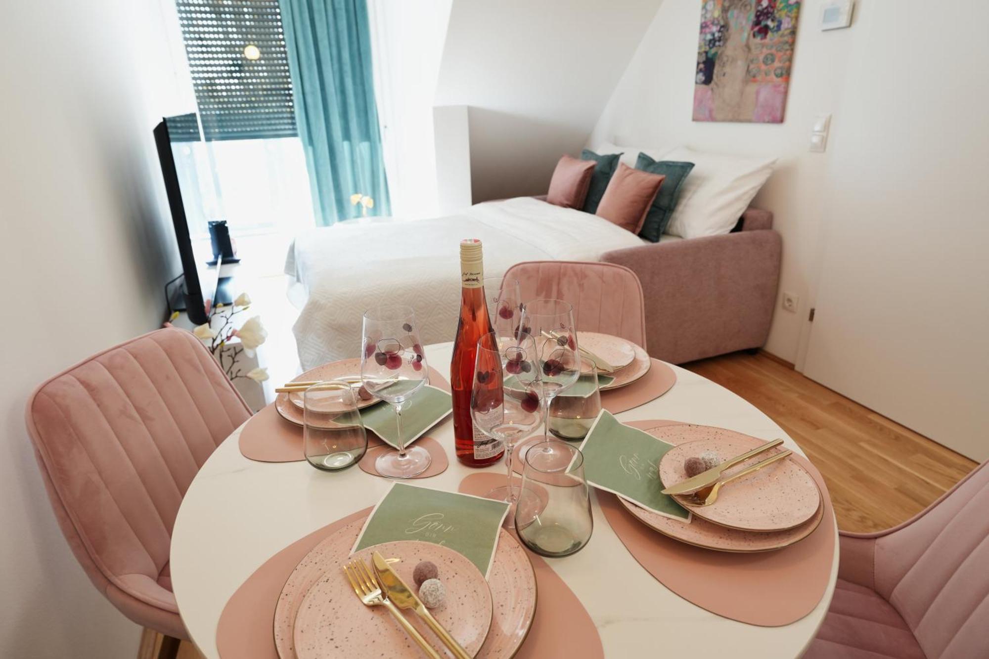 Modern Design Meets Green Comfort - Stay In Style At Carl'S Design Residences L Parking & Great Connection To City Center Vienna Luaran gambar